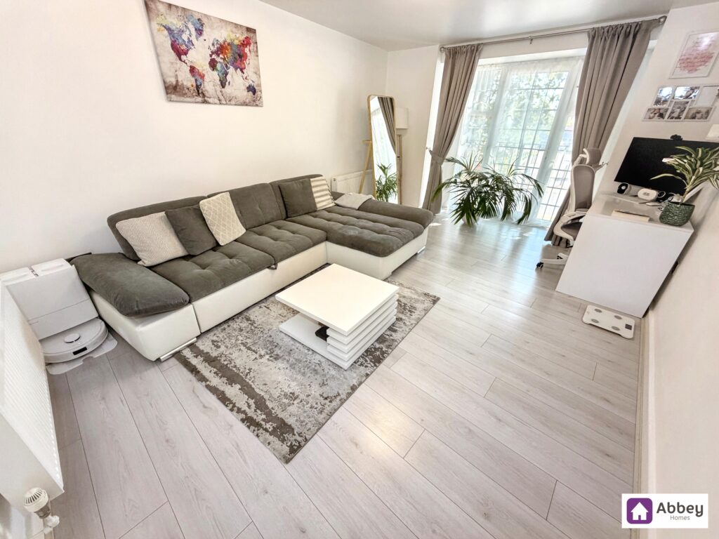 Montvale Gardens, Leicester, LE4
